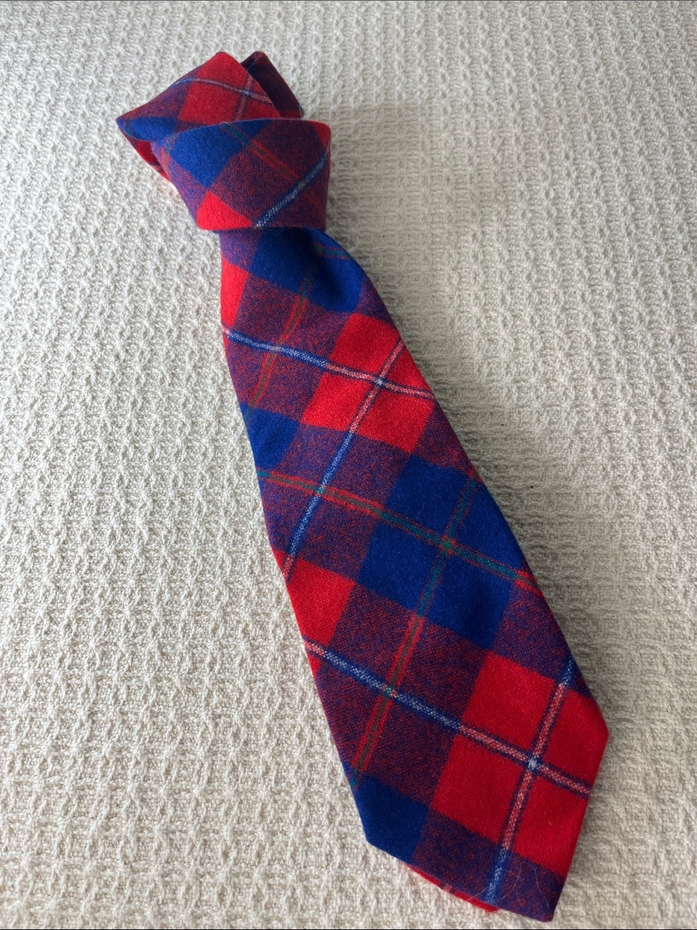 Pendleton 100% virgin wool men's plaid dress tie, red blue classic plaid